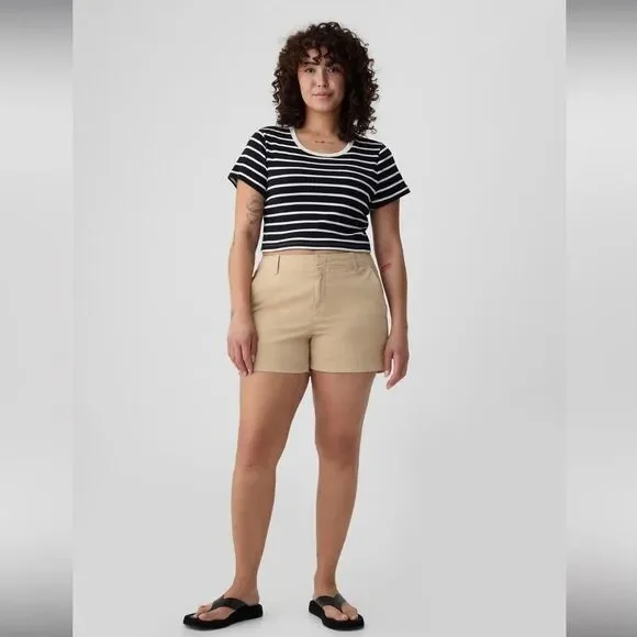 Gap 4” Downtown Khaki Shorts - Picture 6 of 7